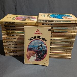 VTG Trixie Belden Books Lot of 27 Mystery Golden Book Oval Design Paperback